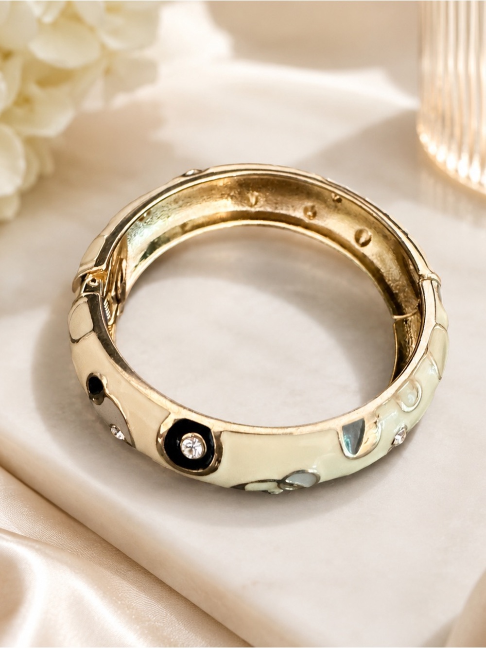 Sequin by Nordstrom Gold Tone Enamel & Rhinestone Hinge Bangle Bracelet